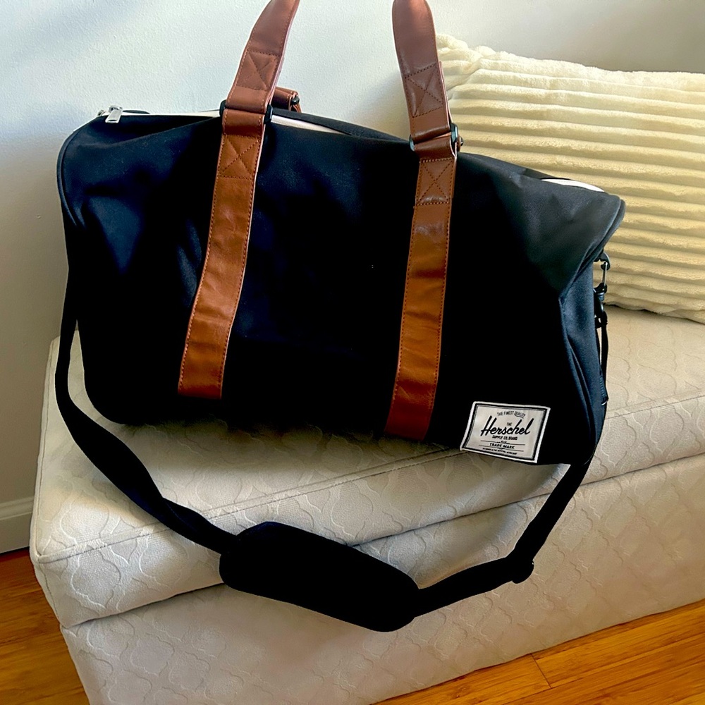 Herschel Novel™ Duffle - 43L